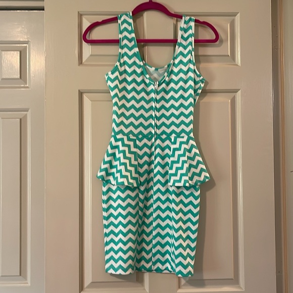 Chevron Peplum Dress - Picture 4 of 6